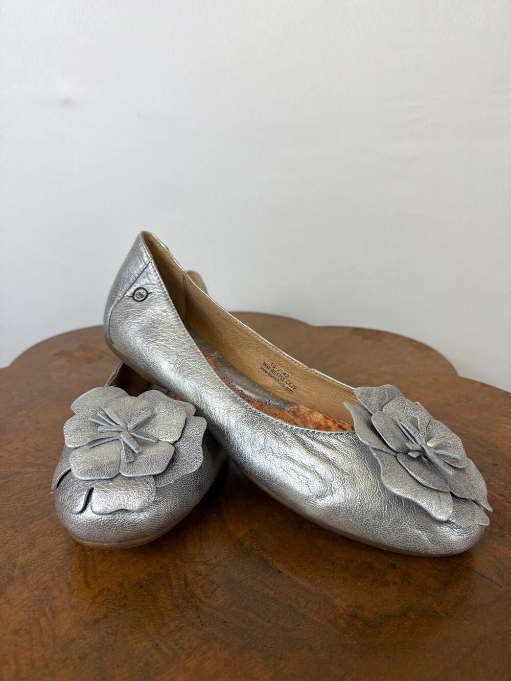 New Born Silver Flower Detail Padded Sole Flats Size 10